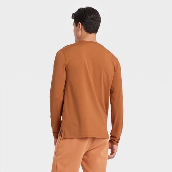 Men's Long Sleeve Performance T-Shirt - All in
Motion™ Brown XXL nwt - Picture 2 of 4